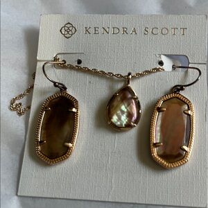 Kendra Scott Gold and Iridescent Necklace Set